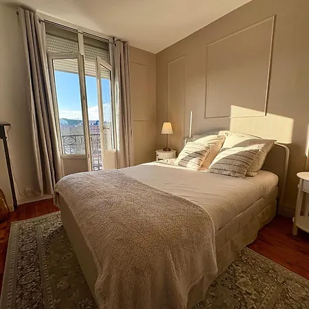 Style Avec Balcon Vue Gare Netflix 아파트