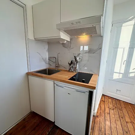 Style Avec Balcon Vue Gare Netflix 아파트 *