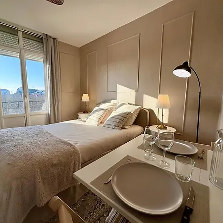 아파트 Style Avec Balcon Vue Gare Netflix *